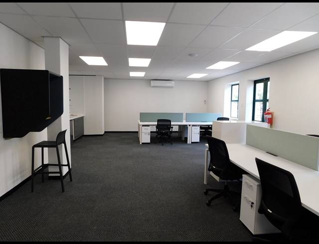 138M² OFFICE TO LET IN HYDE PARK